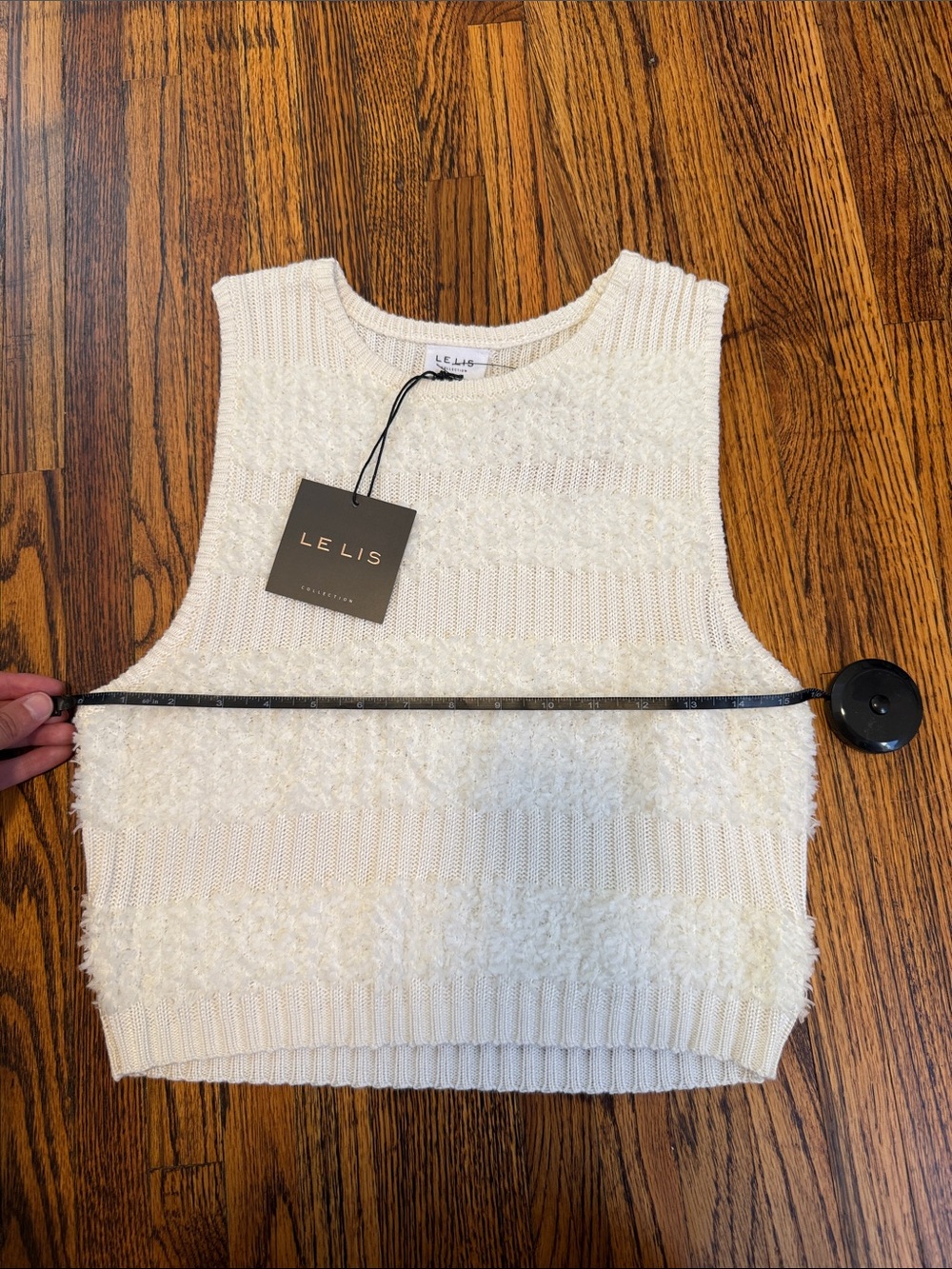 NWT Le Lis Cropped Sleeveless Textured Sweater - Picture 8 of 9